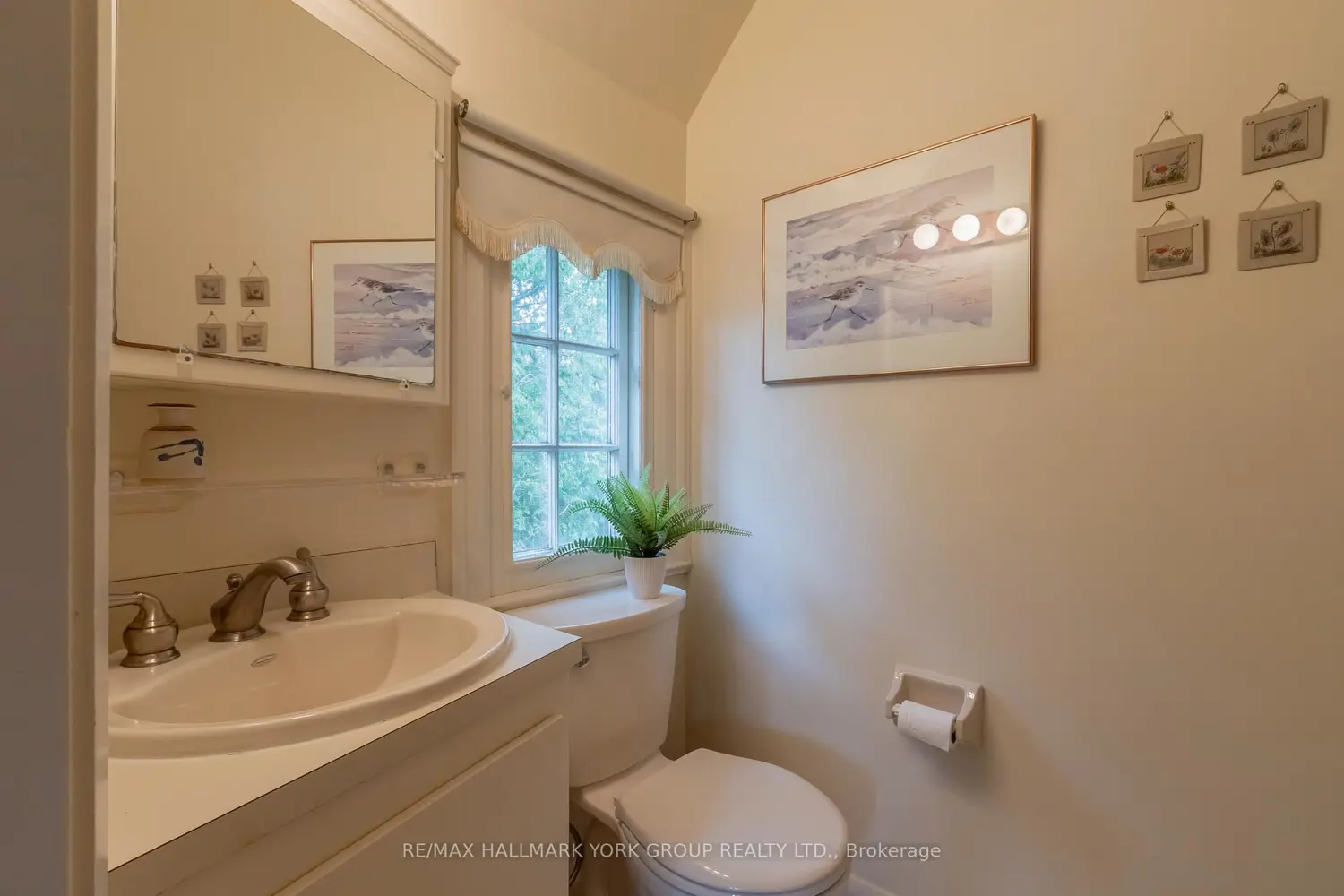 724 Lake Drive photo 2