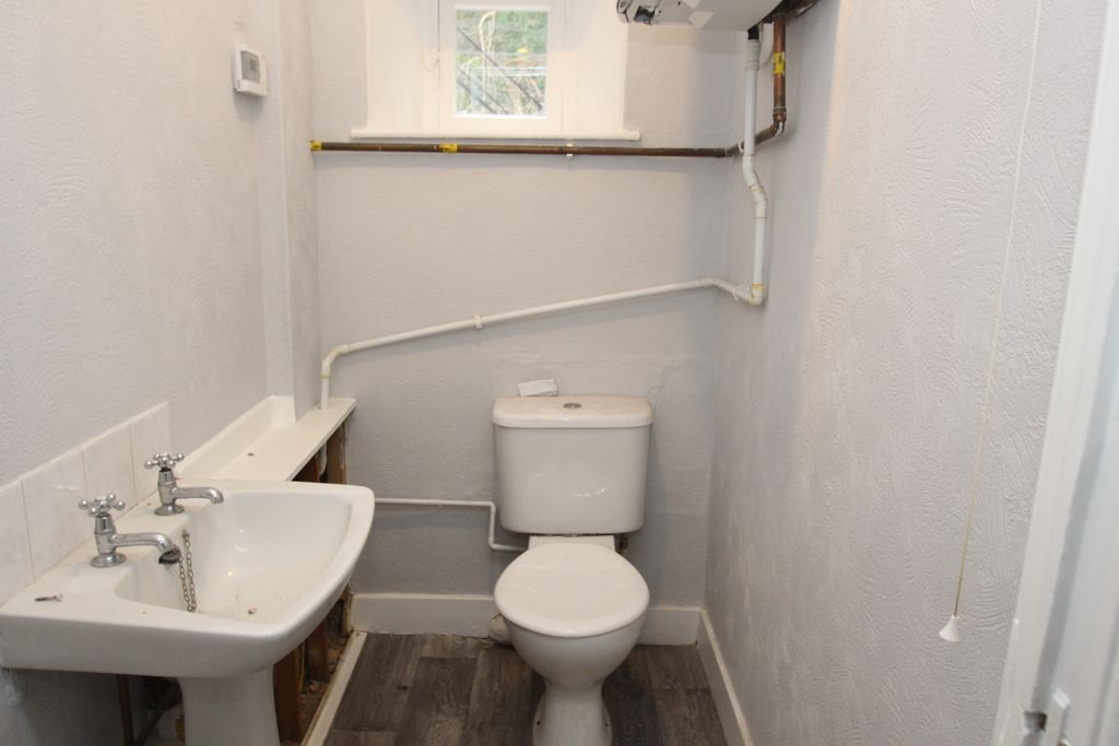Additional image 10 of 6 bed flat to rentBank Street, Galashiels TD1