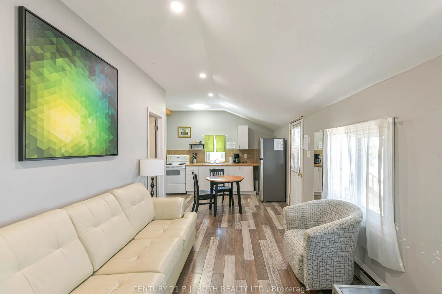 Additional image 6 of 230-232 Lake Dalrymple Road #10
