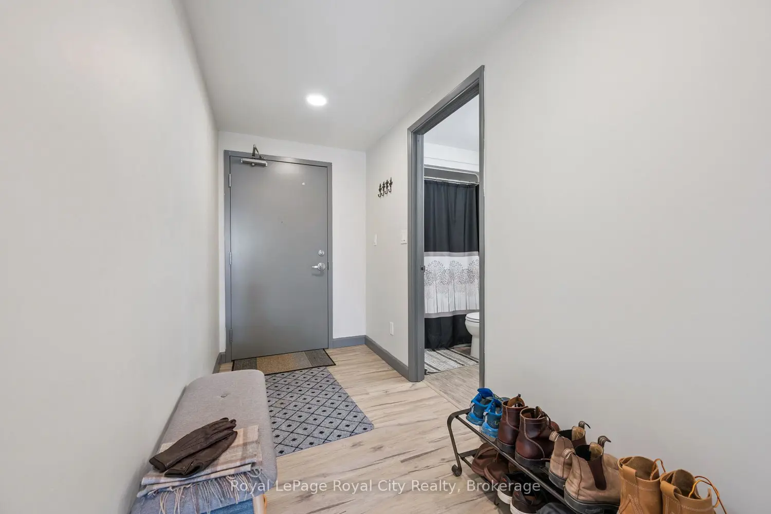 258A Sunview Street 186 photo 4