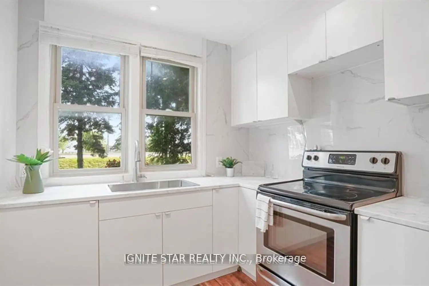 1136 Bronte Road