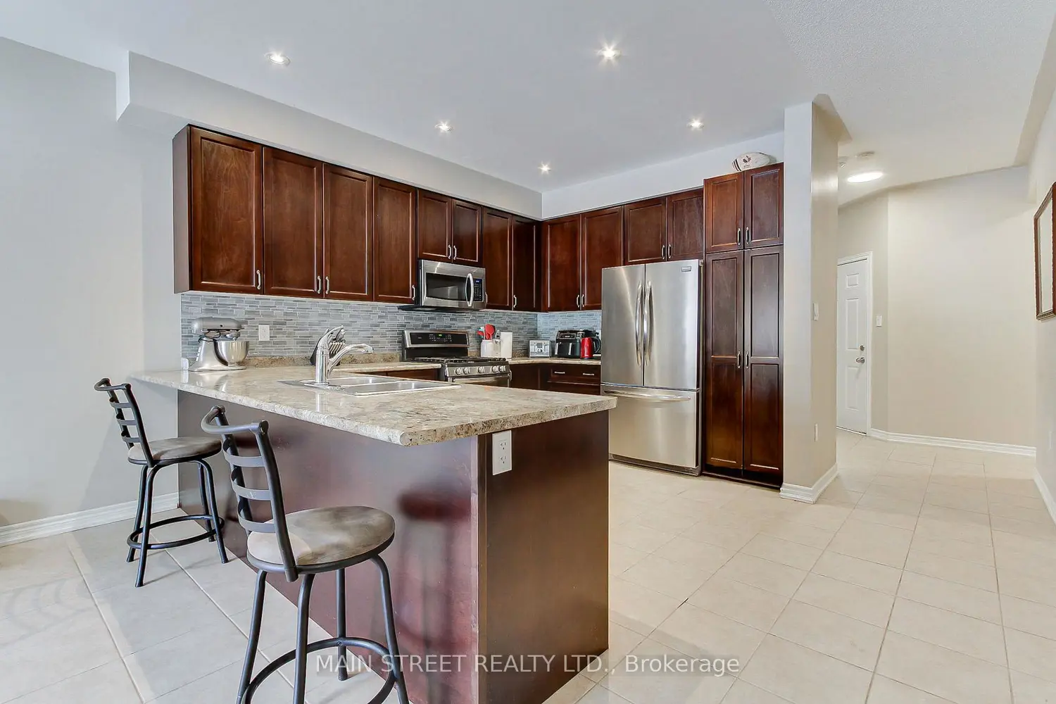 42 Prosser Crescent photo 2