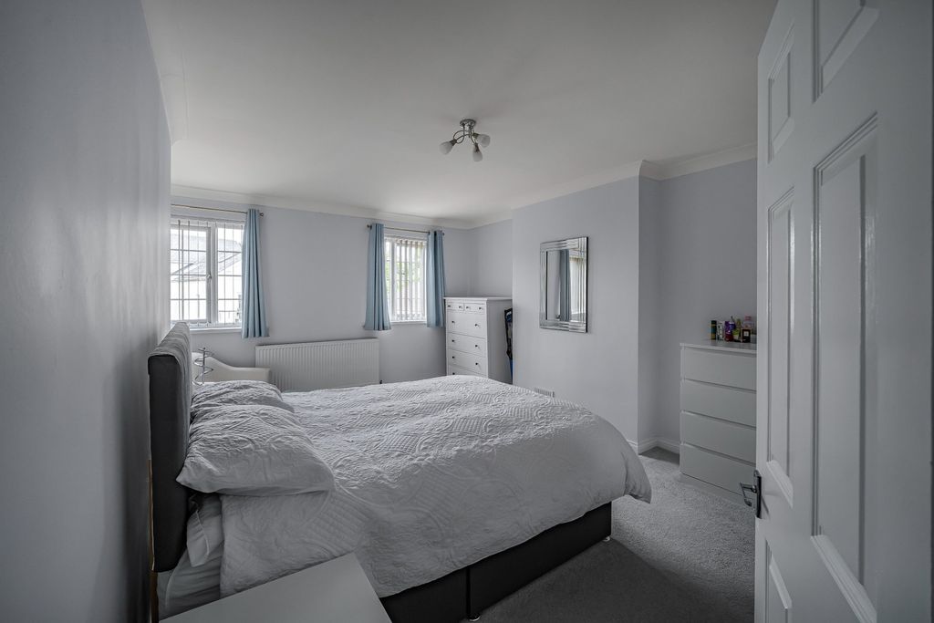 Additional image 9 of 2 bed flat for saleParkfields Road, Bridgend CF31