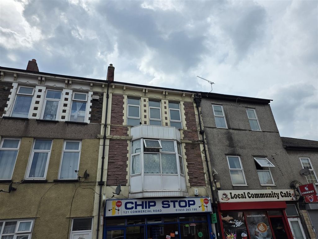 4 bed flat to rentCommercial Road, Newport NP20