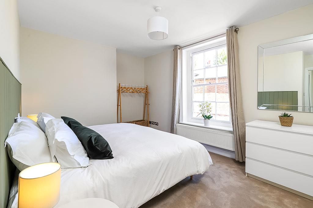 8 bed flat for saleParchment Street, Winchester, Hampshire SO23 photo 5