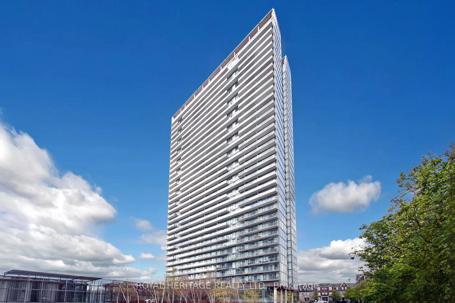 105 Queensway Avenue 1216
