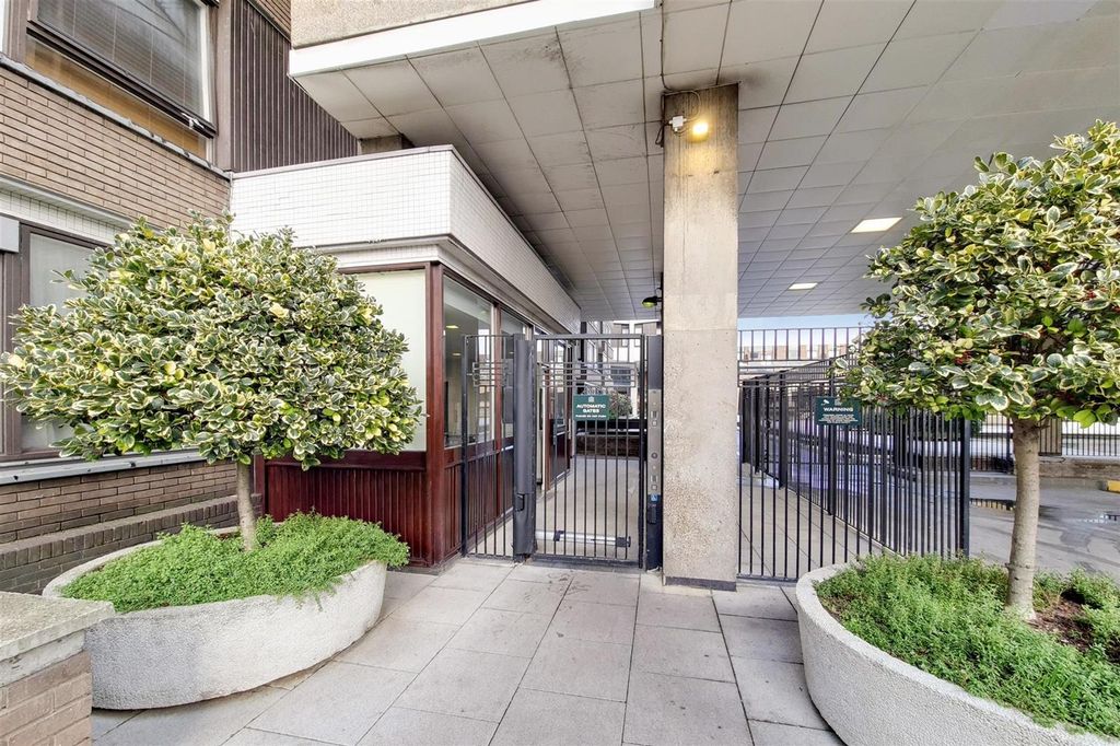 Additional image 5 of 1 bed flat for saleThe Water Gardens, London W2