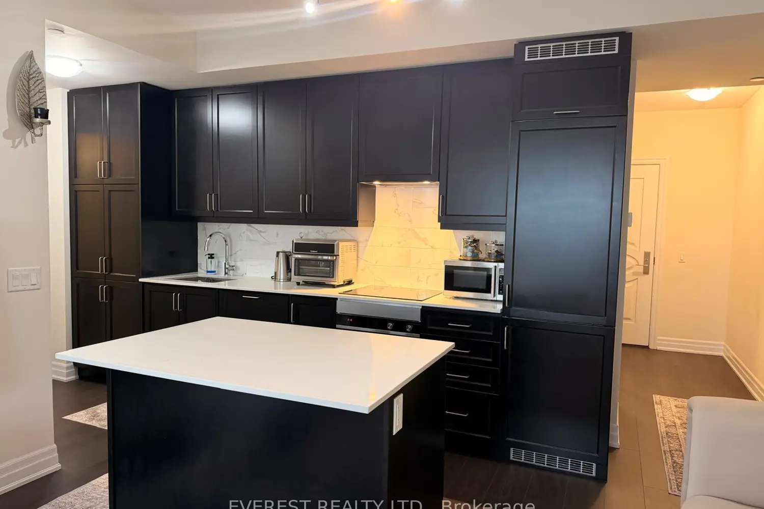 Additional image 7 of 9075 Jane Street 1706