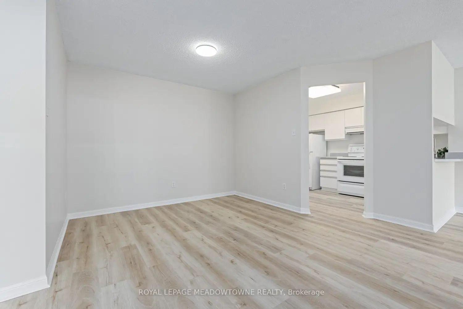 Additional image 7 of 10 Laurelcrest Street 104
