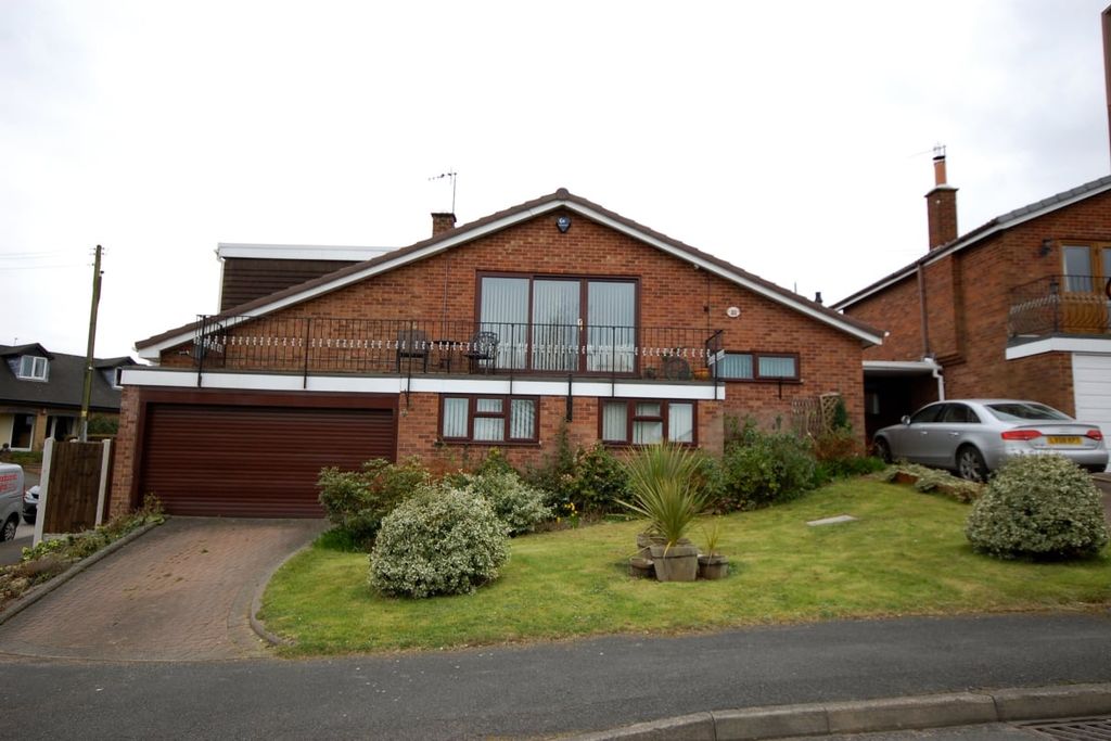 4 bed detached house to rentWestfields, Catshill, Bromsgrove B61