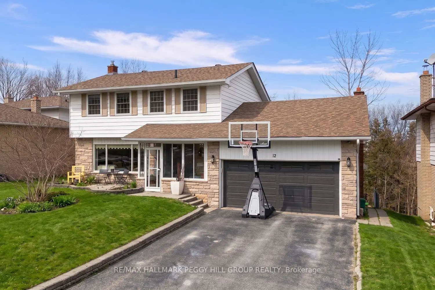 12 Peacock Lane
