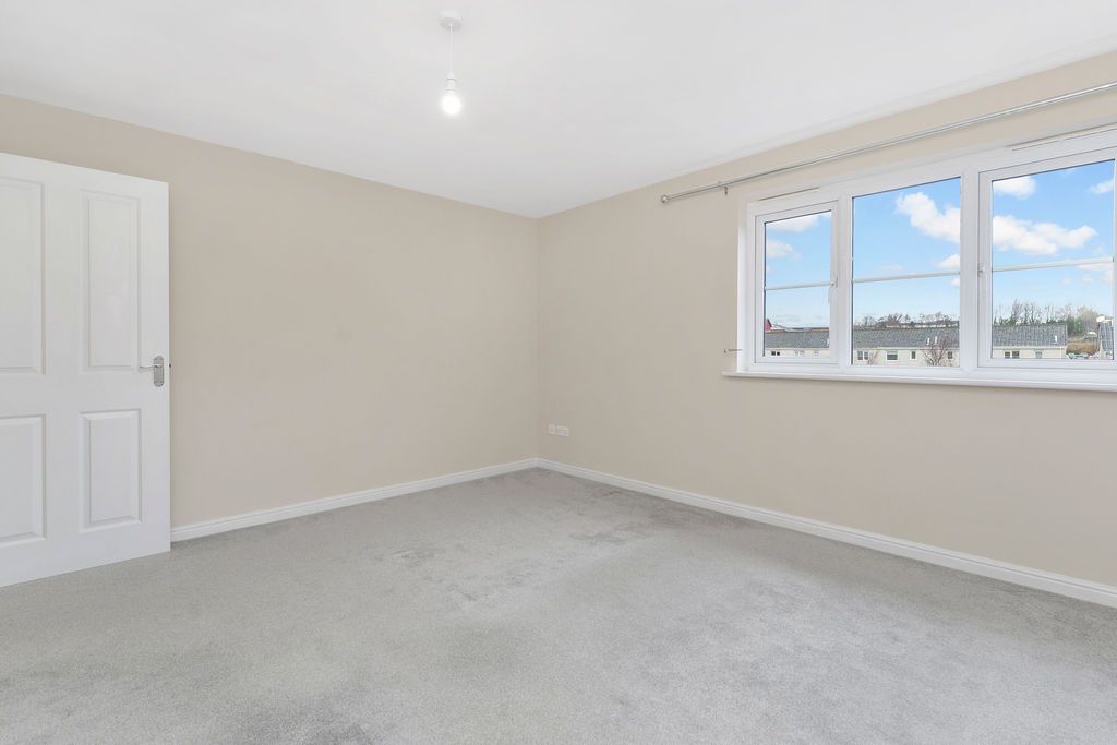 Additional image 3 of 2 bed flat to rentQueens Crescent, Livingston, West Lothian EH54