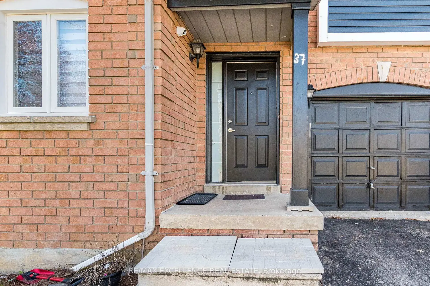 37 Elk Street