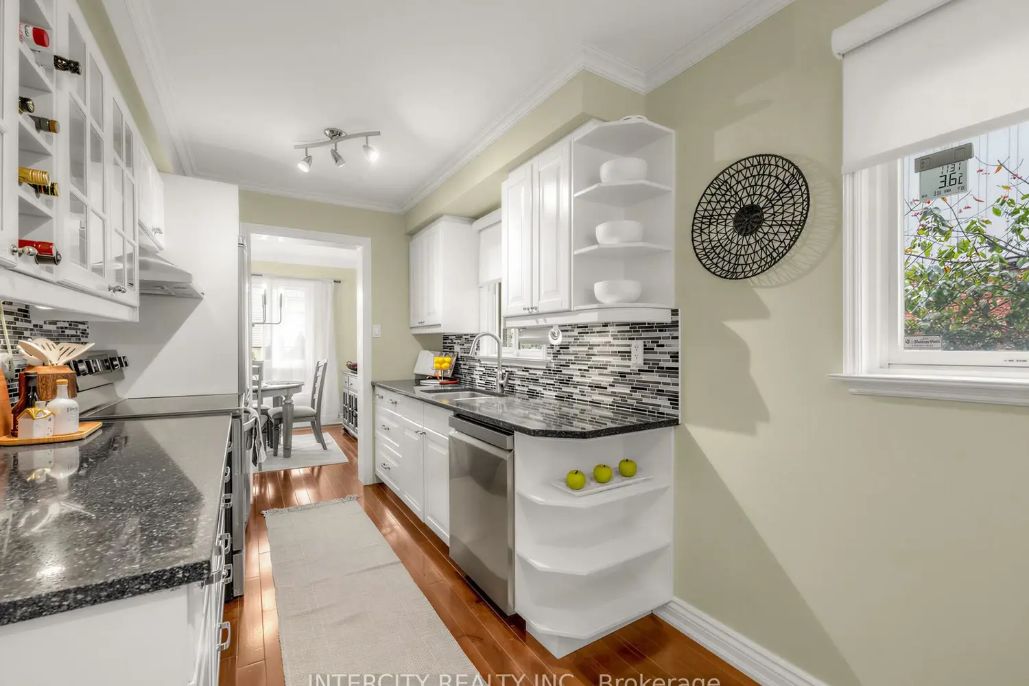 Additional image 10 of 3976 Taffey Crescent