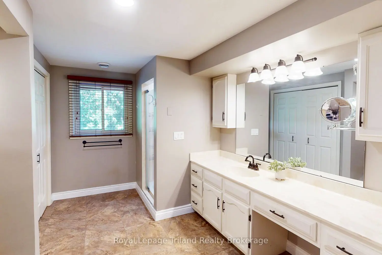 Additional image 11 of 444 Lee Avenue