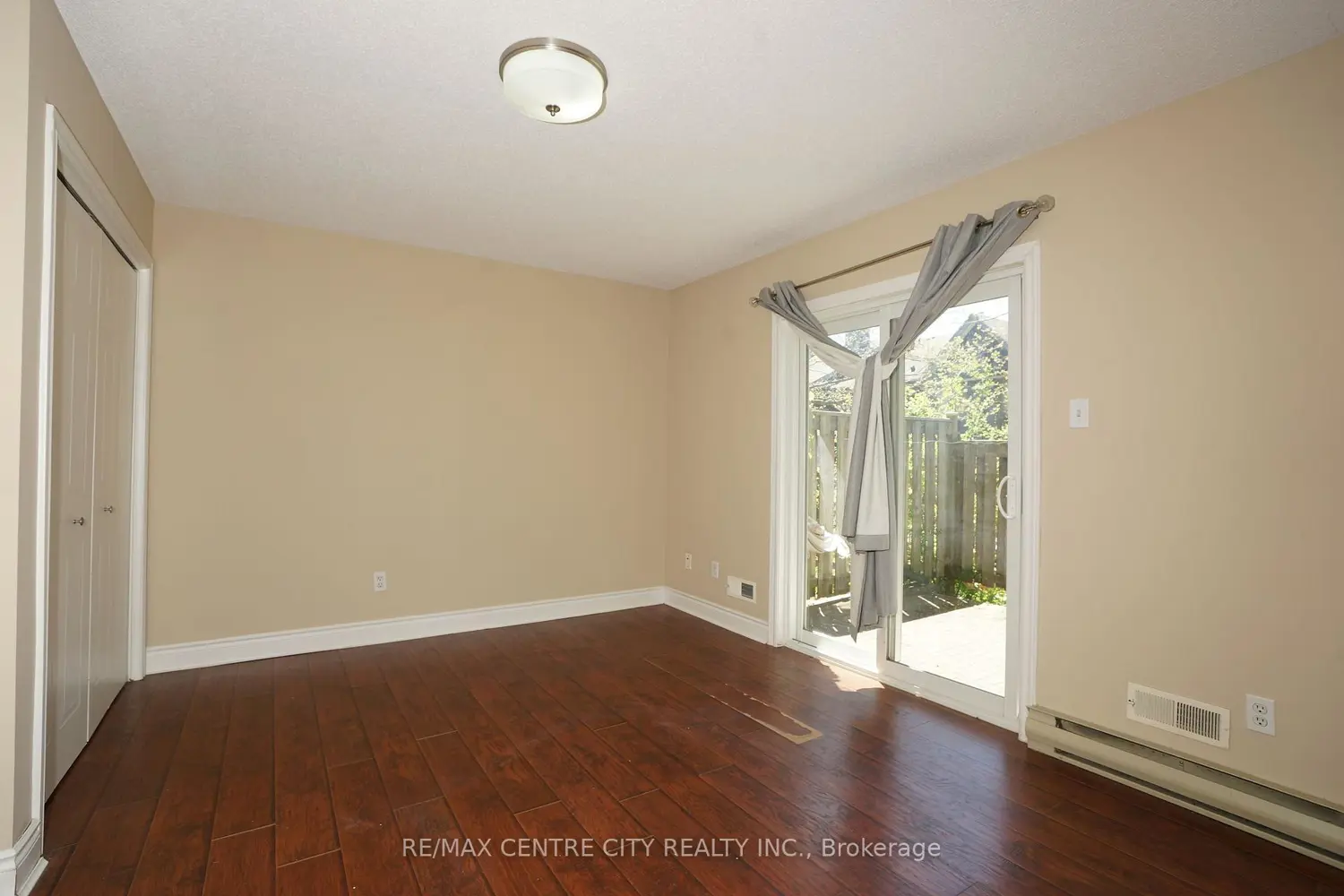 Additional image 5 of 1548 Richmond Street 31