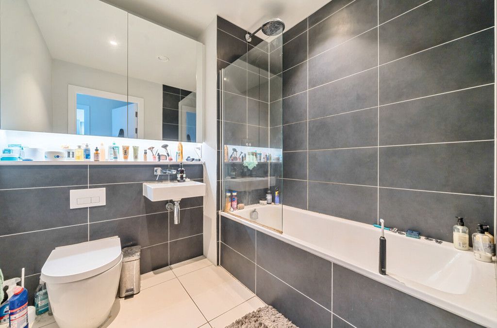 Additional image 9 of 2 bed flat to rentAspin Lane, Manchester M4