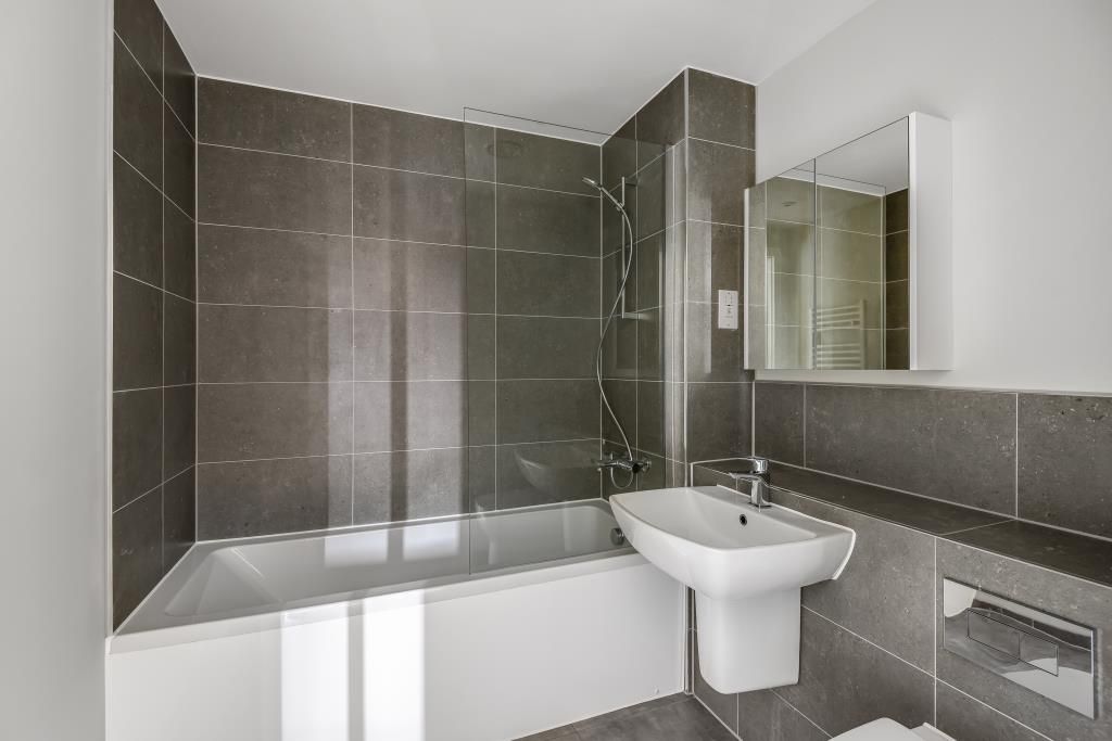 Additional image 7 of 2 bed flat to rentNewbury, Berkshire RG14