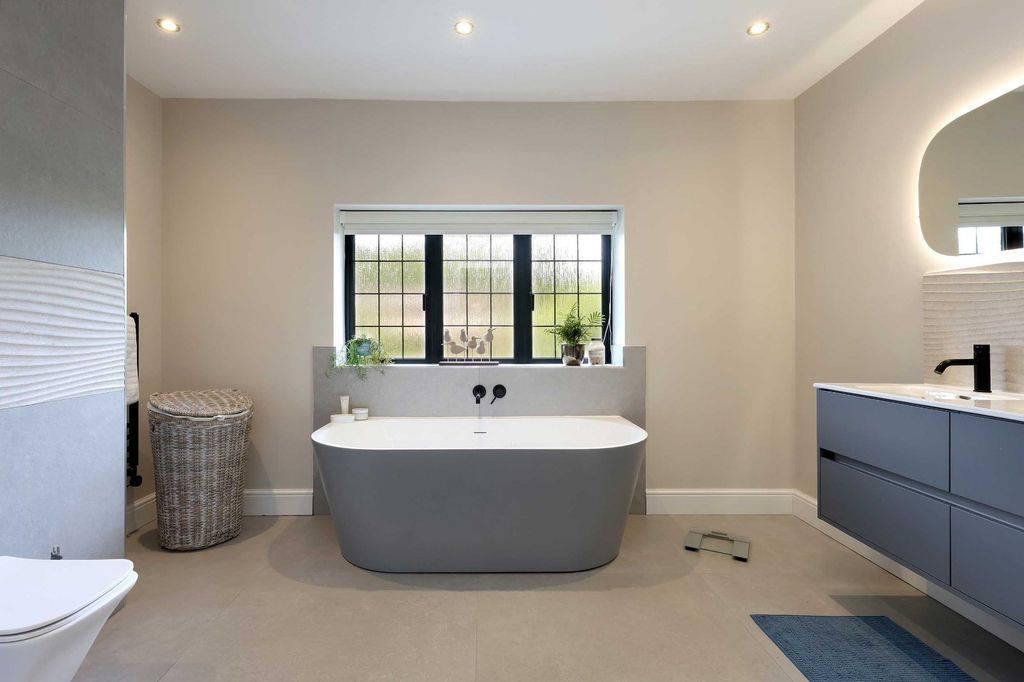 Additional image 16 of 5 bed detached house to rentLedborough Wood, Beaconsfield, Buckinghamshire HP9