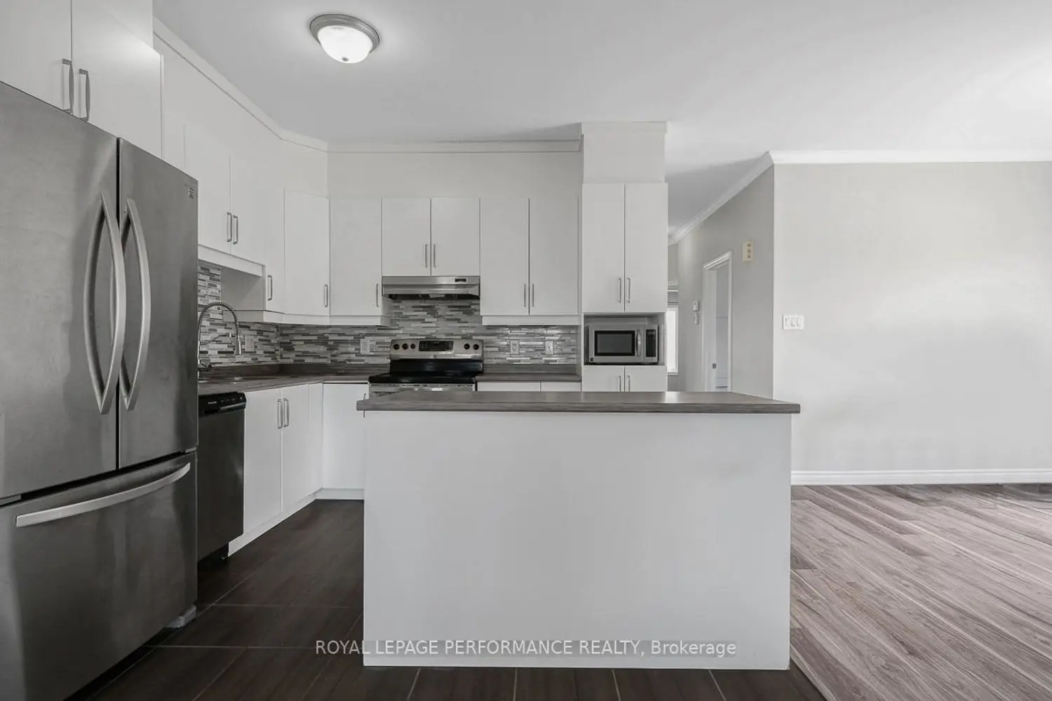 Additional image 10 of 181 Bourdeau Boulevard 3