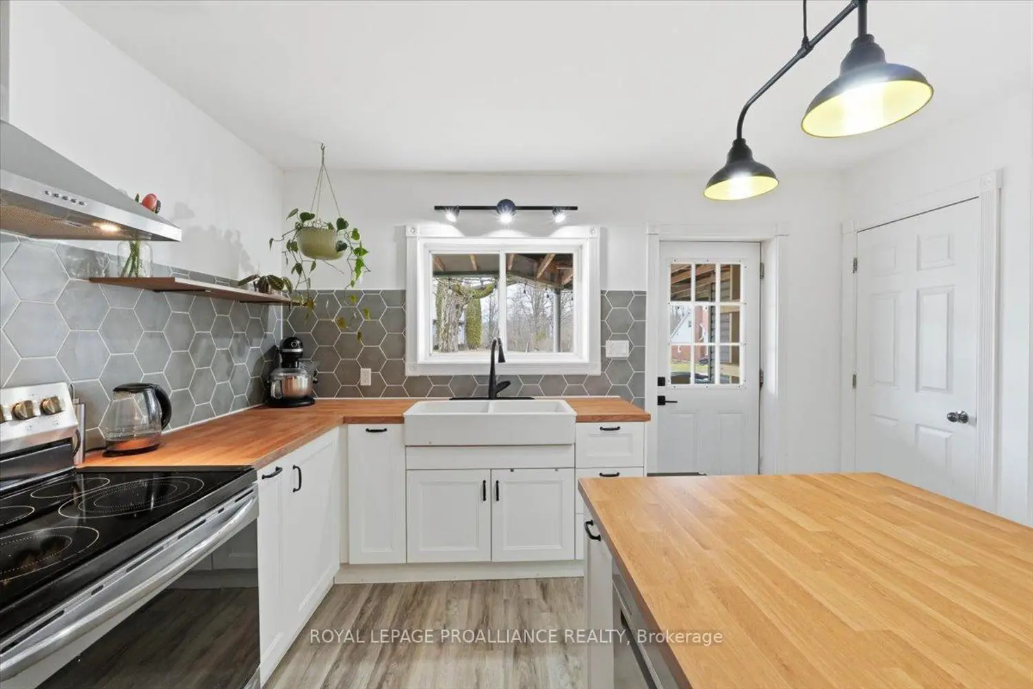 Additional image 8 of 61 Madoc Street