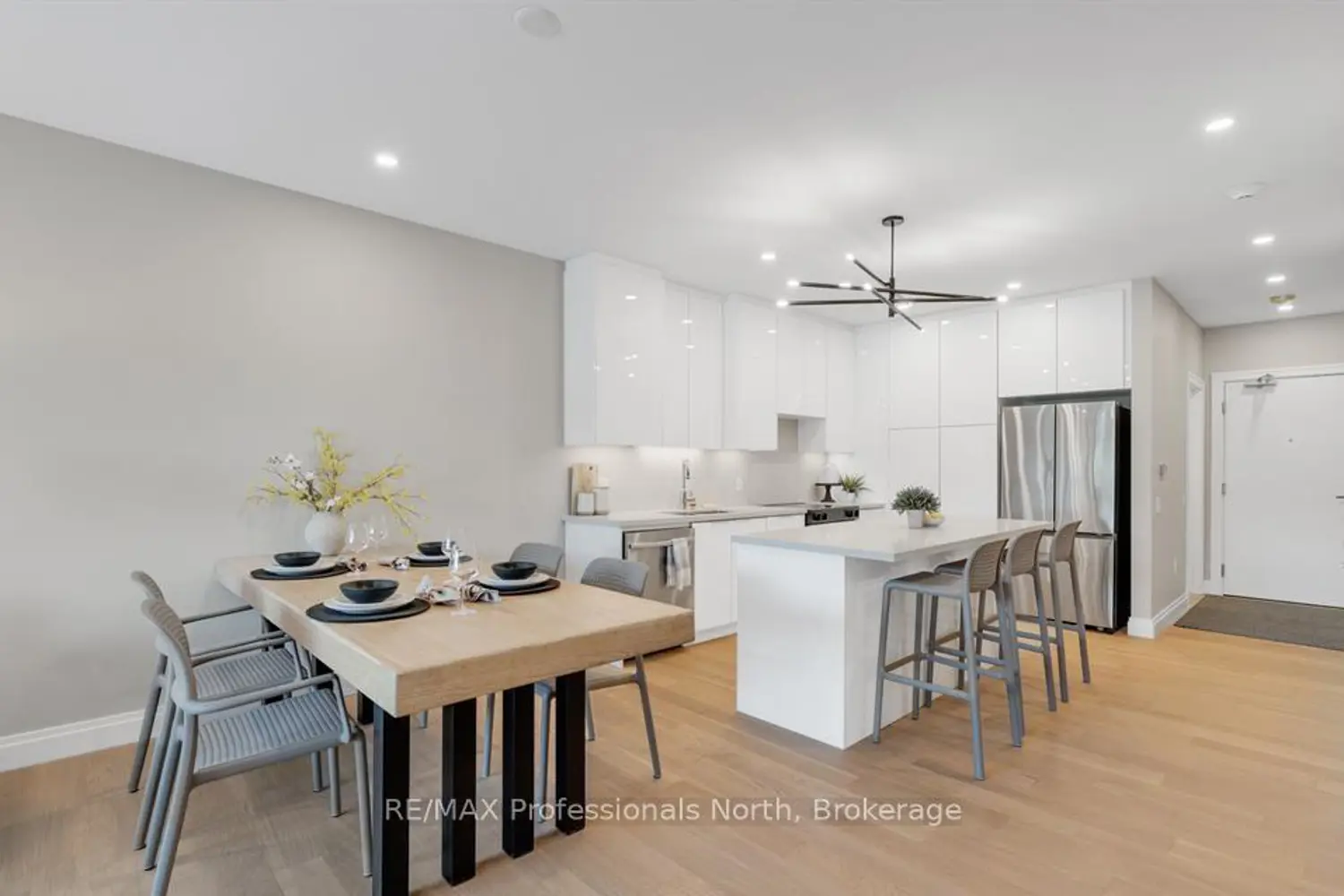 Additional image 3 of 32 Brunel Road 201