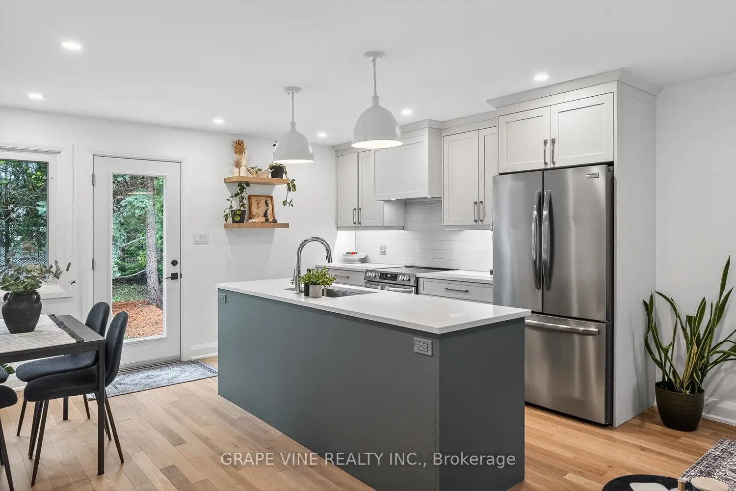 Additional image 6 of 730 Holt Crescent
