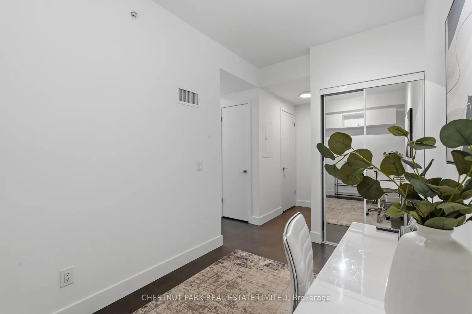 39 Sherbourne Street 301 photo 5