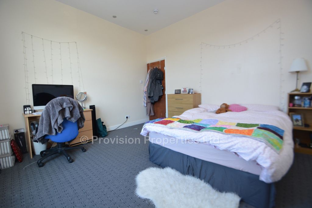 Additional image 11 of 6 bed terraced house to rentEbor Place, Hyde Park, Leeds LS6