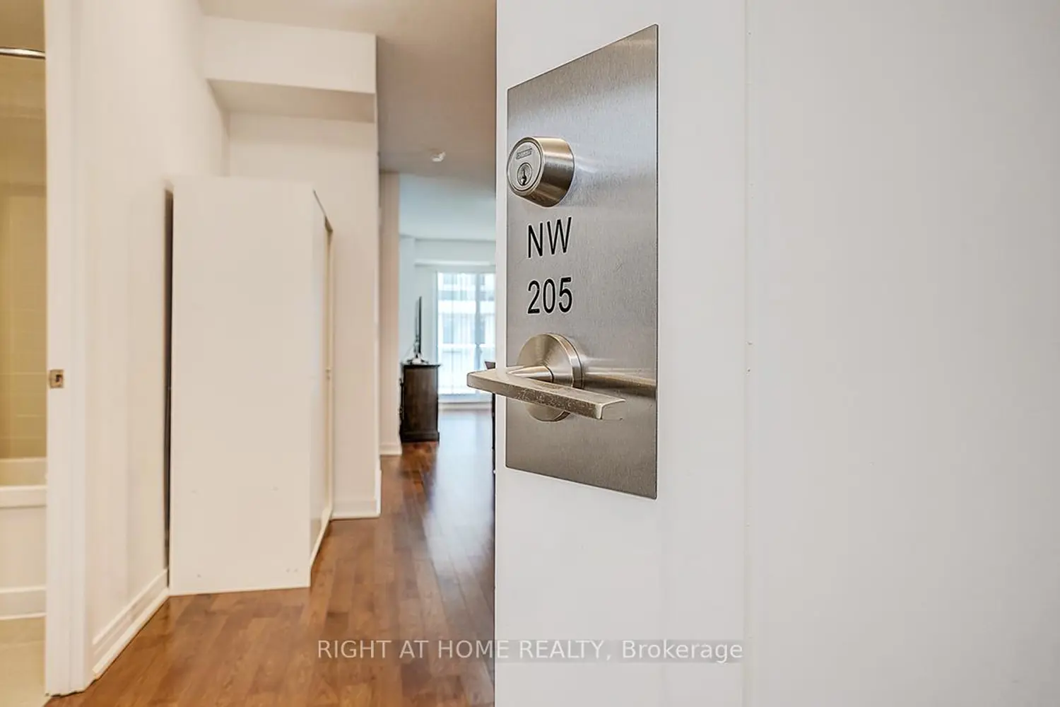 9201 Yonge Street 205