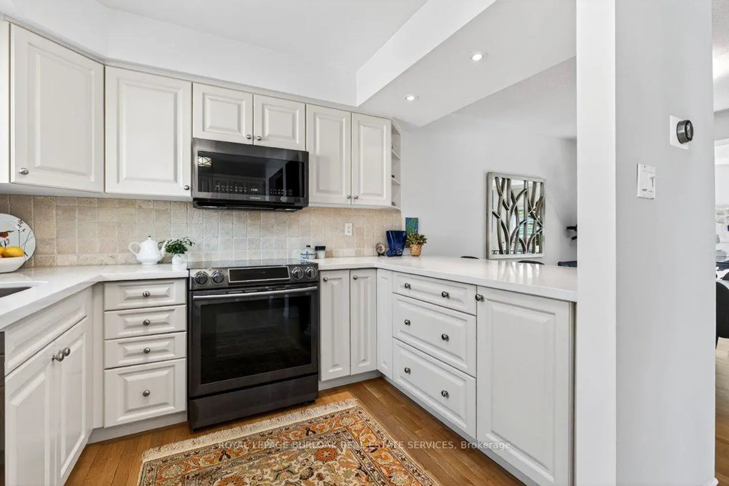 Additional image 6 of 1351 Ontario Street 14