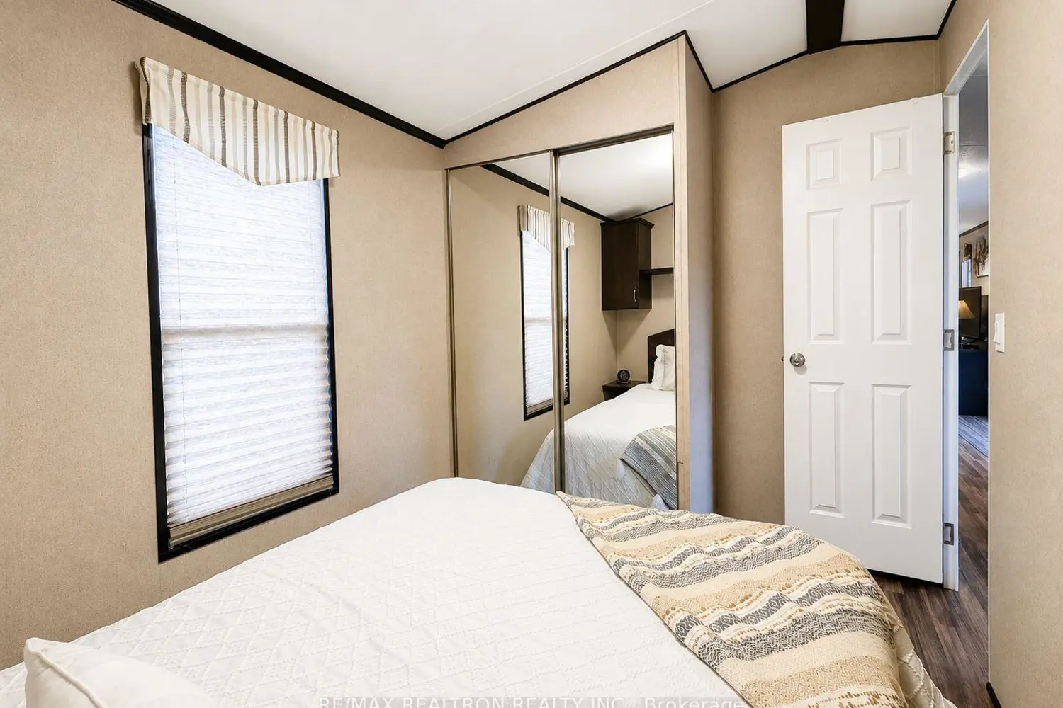 1501 Line 8 Road 234 photo 4