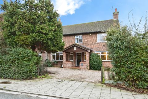 Bramcote Avenue, Beeston, Nottingham, Nottinghamshire NG9