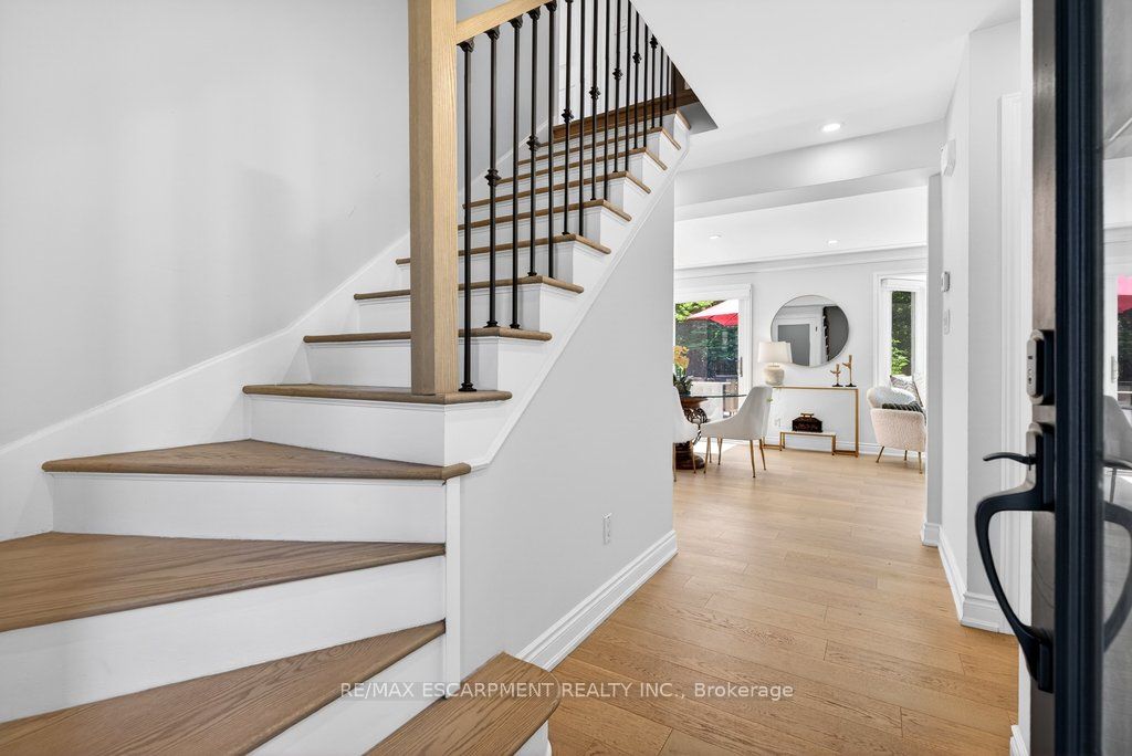 Additional image 5 of 350 East Side Crescent, Burlington, ON, L7R 3G9