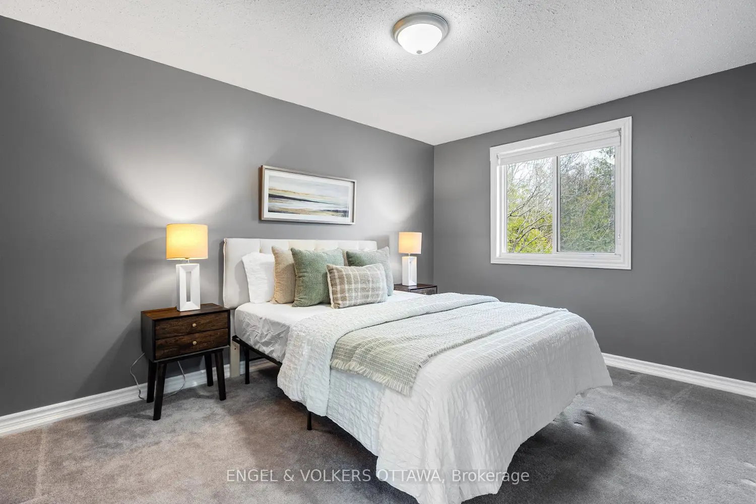 1152 Des Forets Avenue photo 5