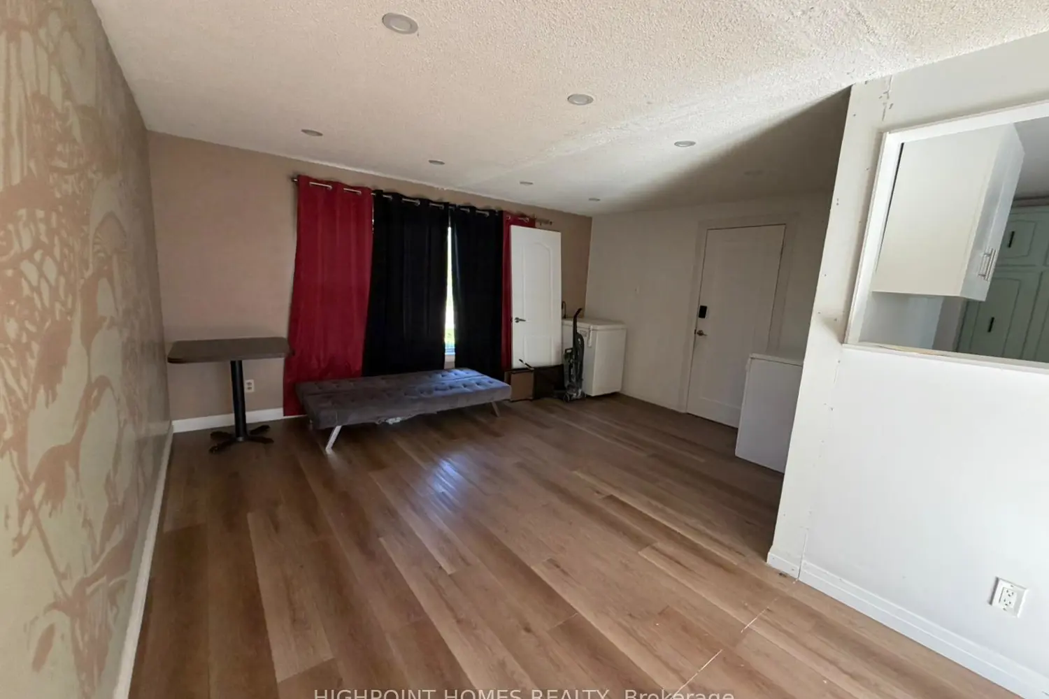 466 Midwood Crescent photo 4