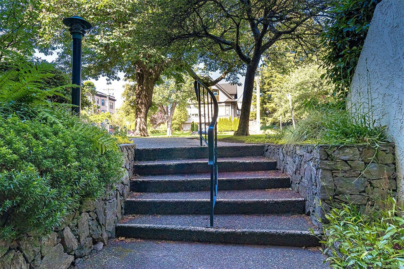 Additional image 4 of 204-605 Cook Street, Victoria, BC, V8V 3Y6