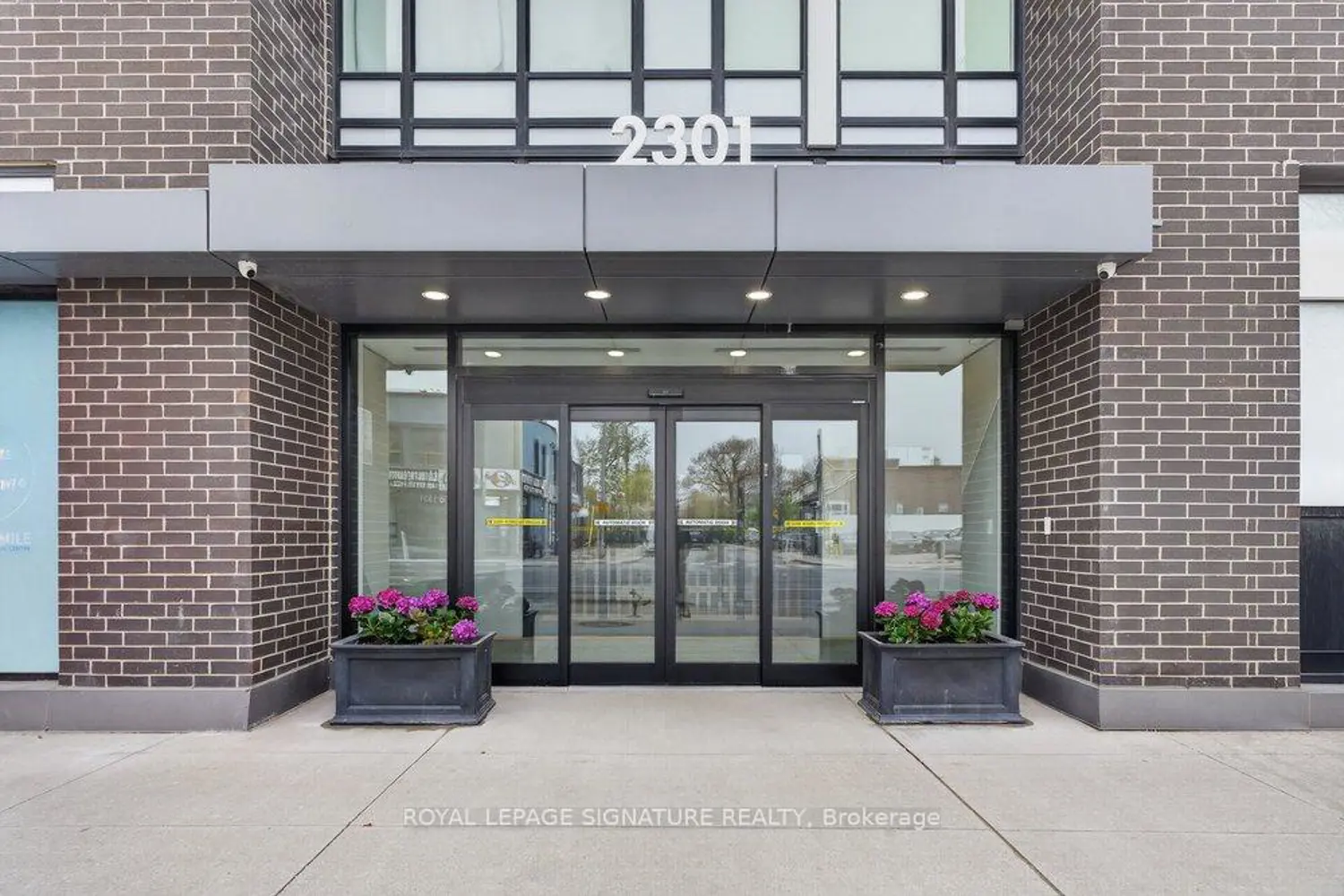 2301 Danforth Avenue 109 photo 3