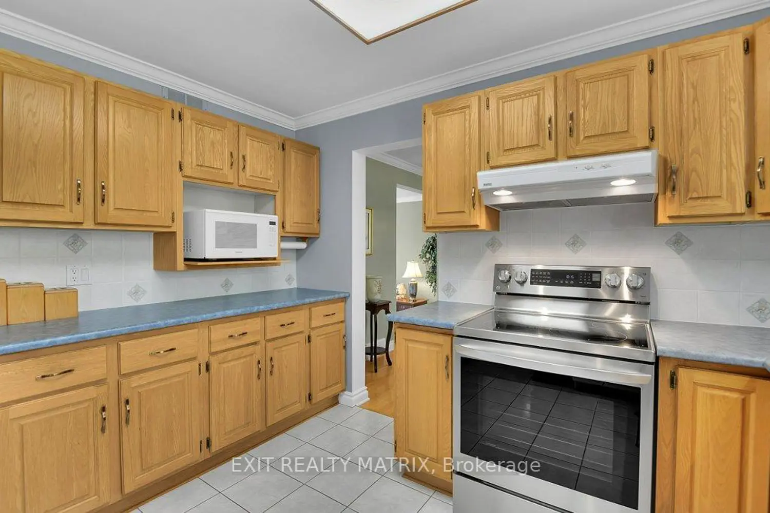1340 Cuthbert Way photo 3