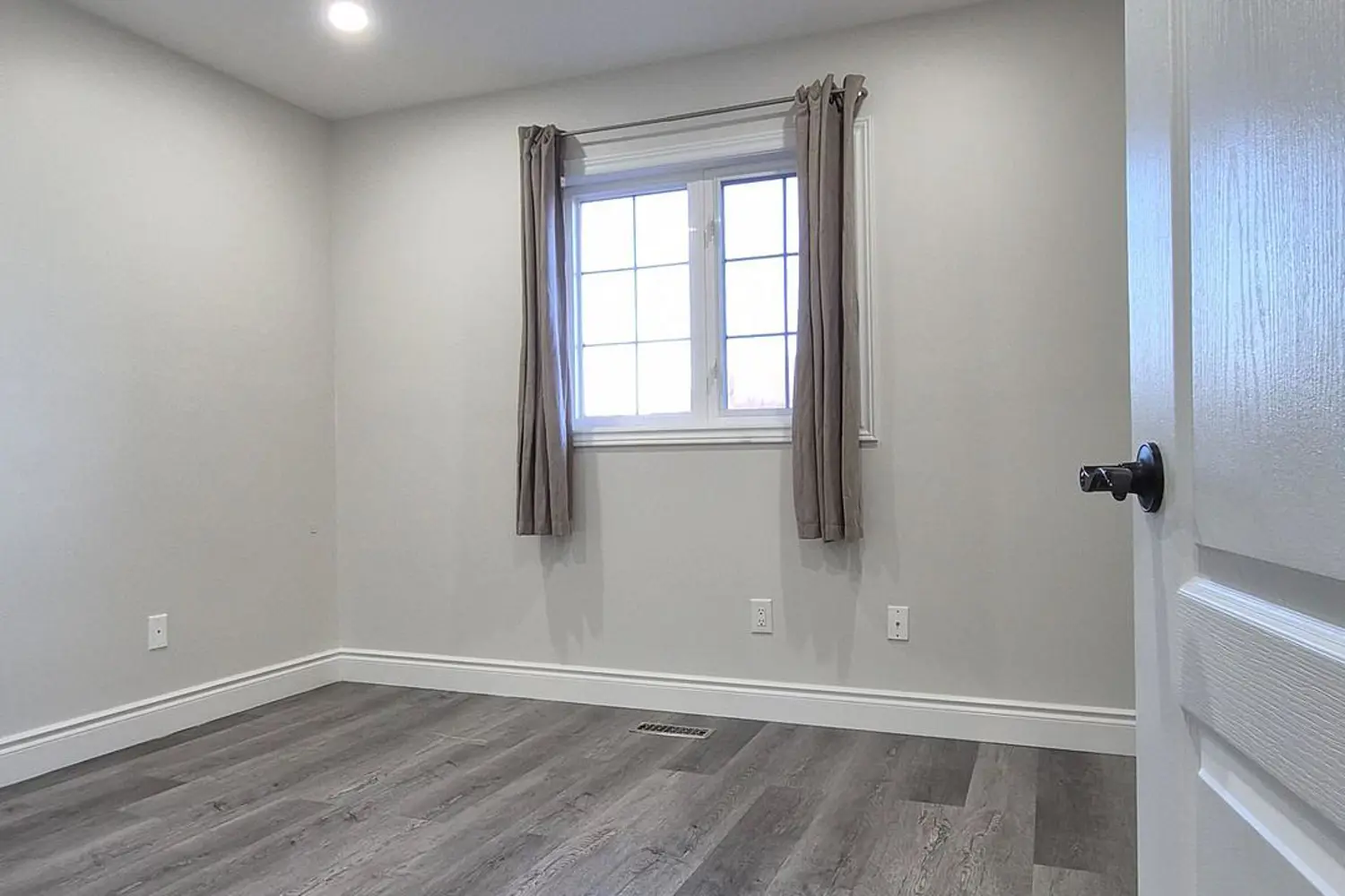 Additional image 10 of 4 Caymus Street
