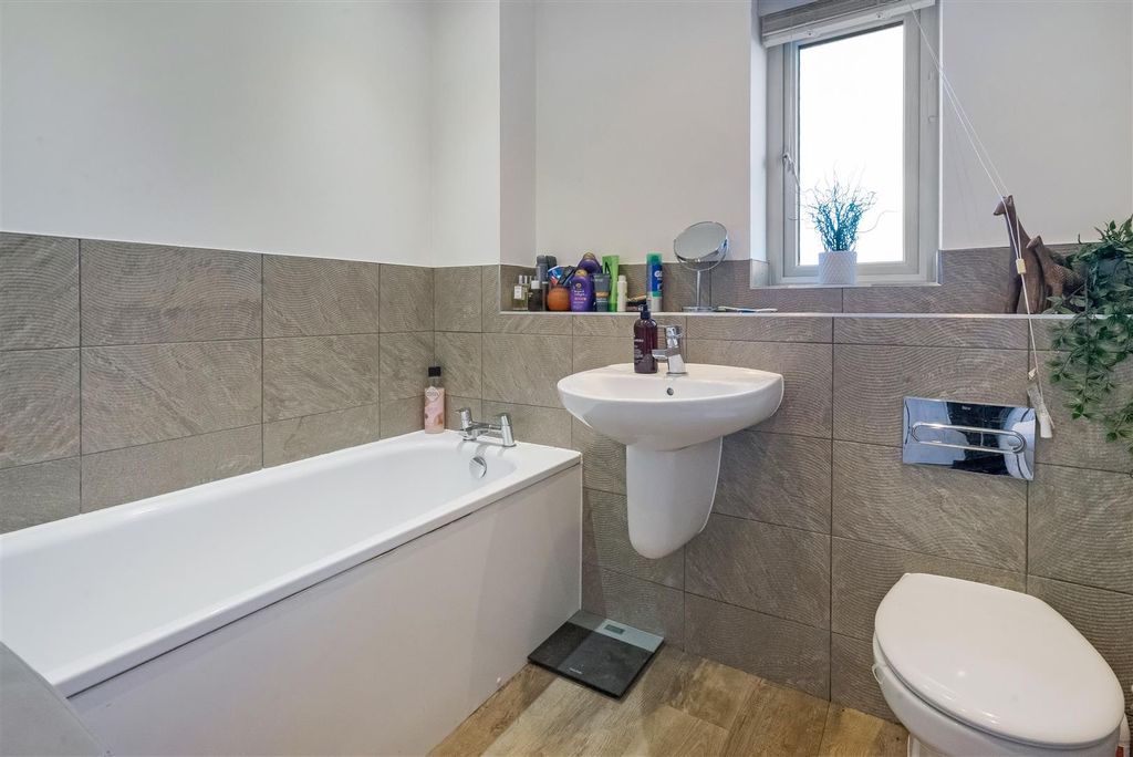 Additional image 24 of 4 bed detached house for saleRoundhill Road, Hurworth, Darlington DL2