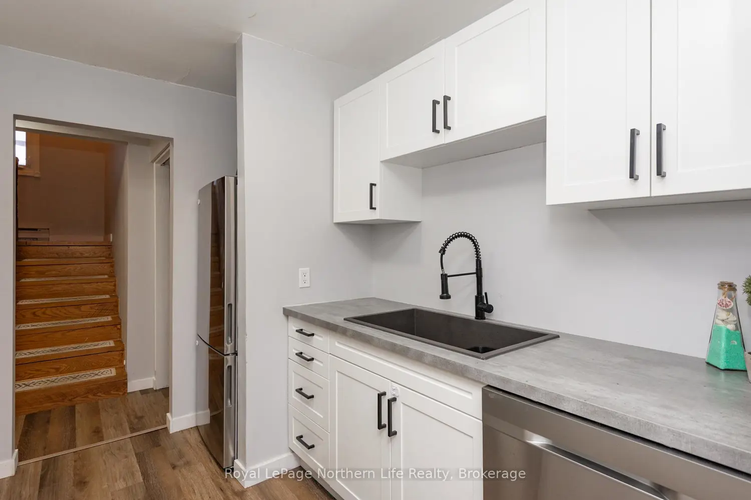 Additional image 8 of 850 Lakeshore Drive 19