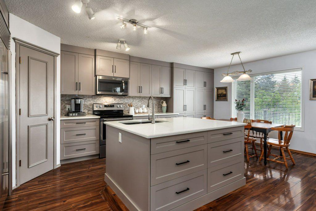 Additional image 5 of 2 Springbank Crescent SW, Calgary, AB, T3H 3S8