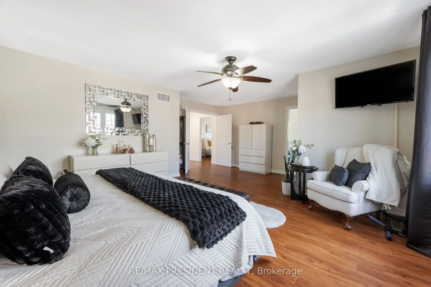 Additional image 12 of 75 Bluffwood Crescent