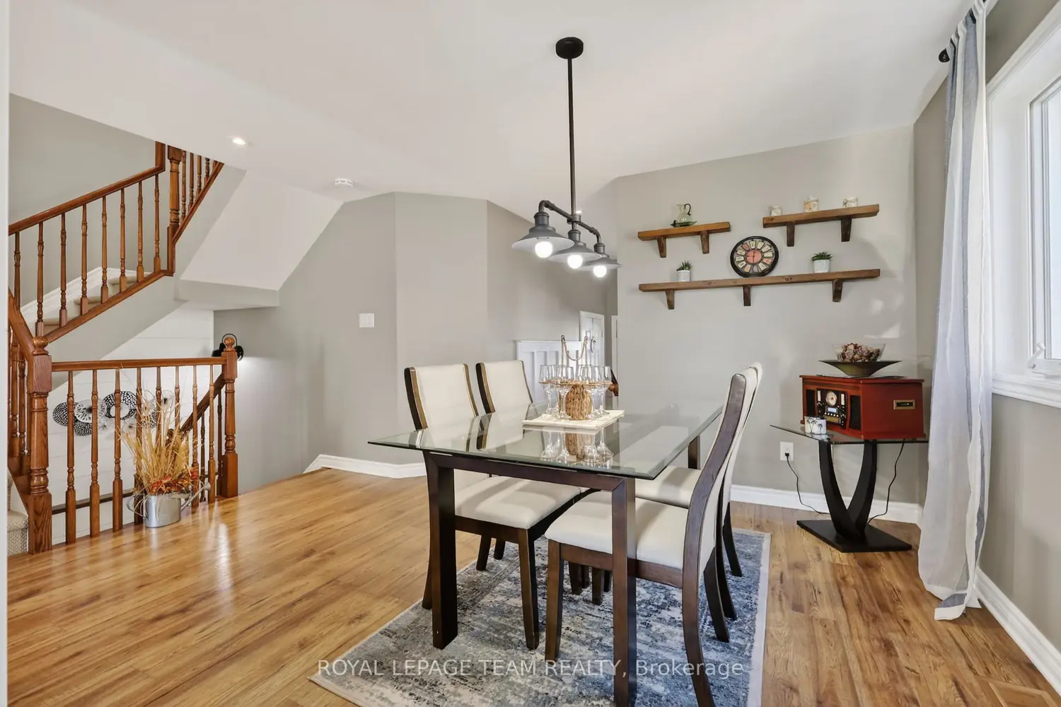 2265 Marble Crescent photo 3