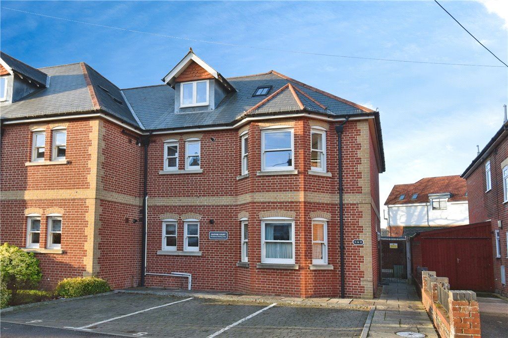 3 bed maisonette for saleDuttons Road, Romsey, Hampshire SO51