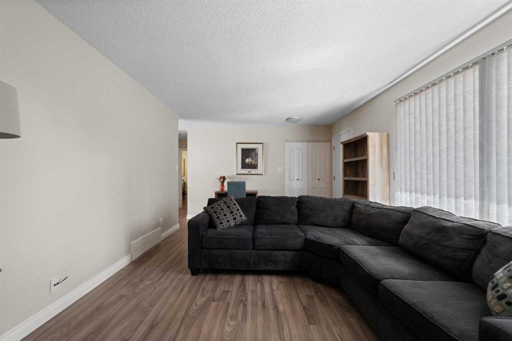Additional image 4 of 4206 60 Street Close, Camrose, AB, T4V 2H3