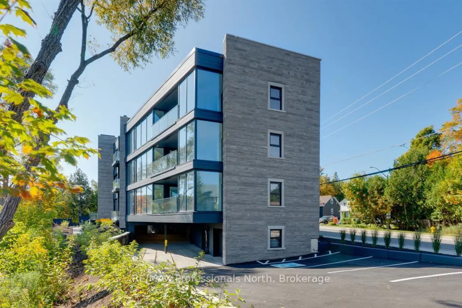32 Brunel Road 102