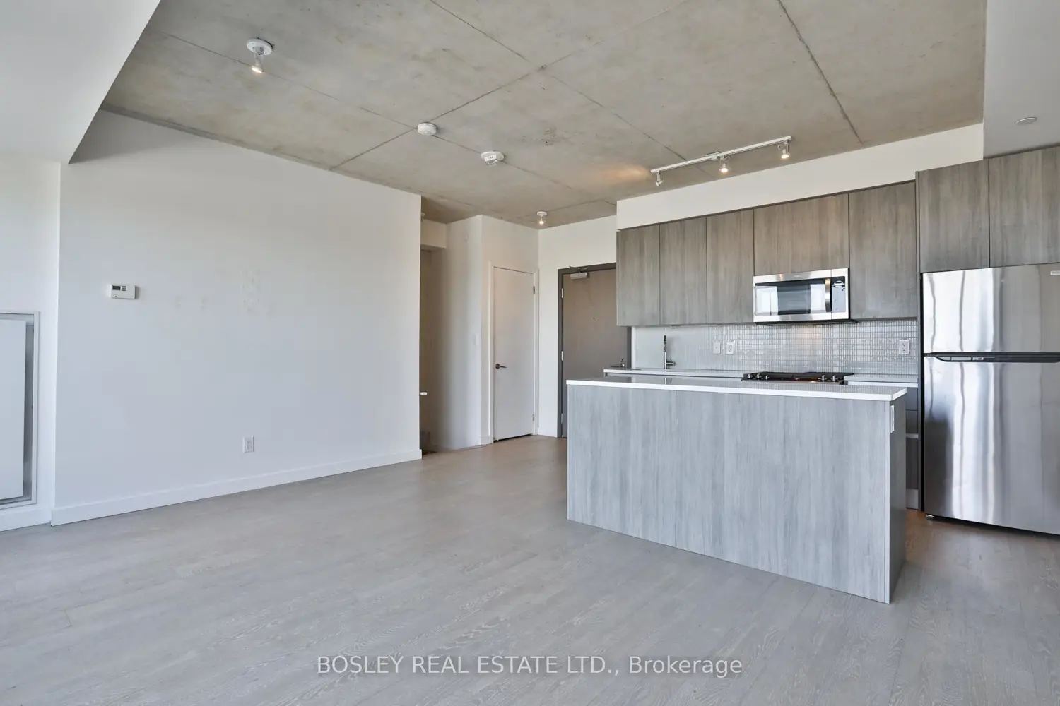 Additional image 7 of 246 Logan Avenue Ph 714