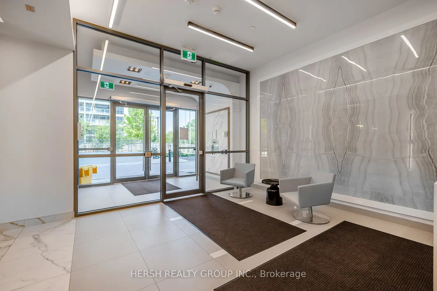 10 Meadowglen Place 1401 photo 3
